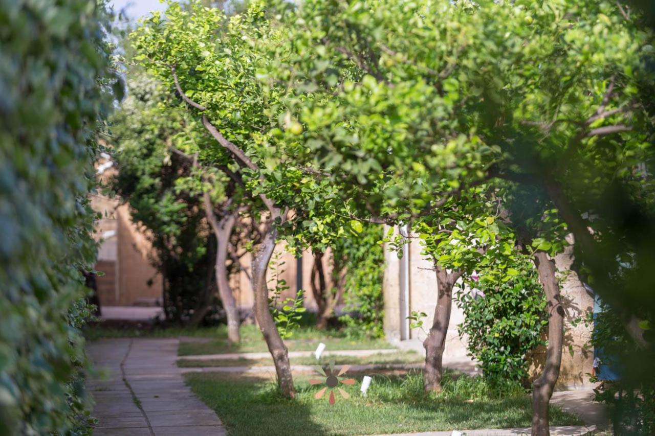 Agriturismo Tenuta Margherita Торре-Лапилло Экстерьер фото