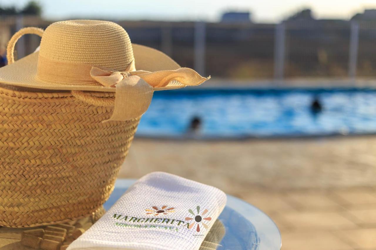Agriturismo Tenuta Margherita Торре-Лапилло Экстерьер фото