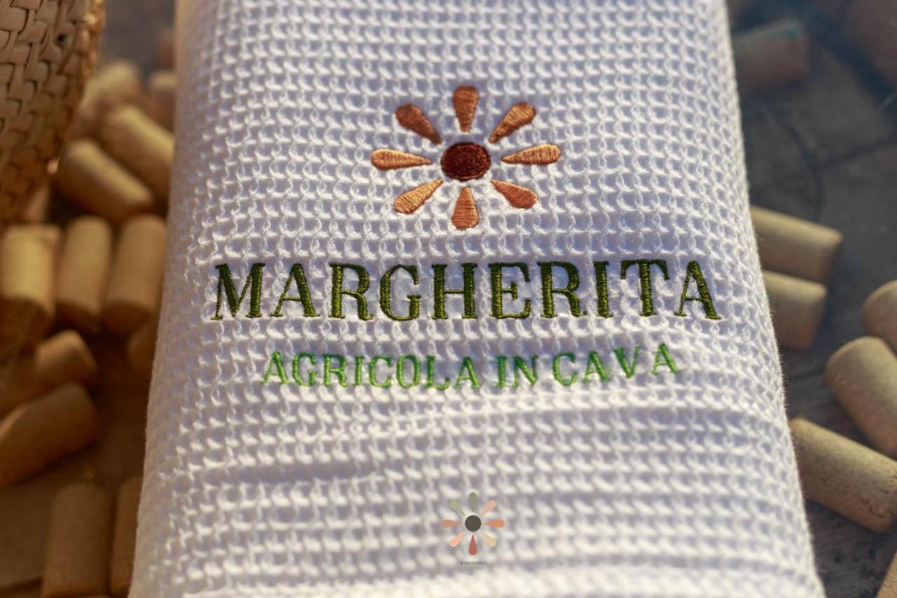 Agriturismo Tenuta Margherita Торре-Лапилло Экстерьер фото